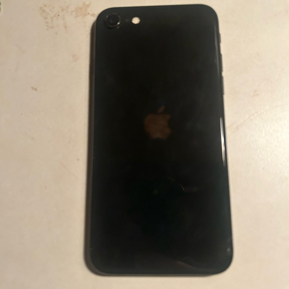 IPHONE SE (2nd GENERATION) NO CRACKS / DENTS (CHARGER SIM CARD NOT INCLUDED)